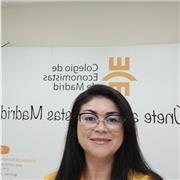 Soy graduada en ADE y he impartido cursos de formación para profesionales del CEMAD